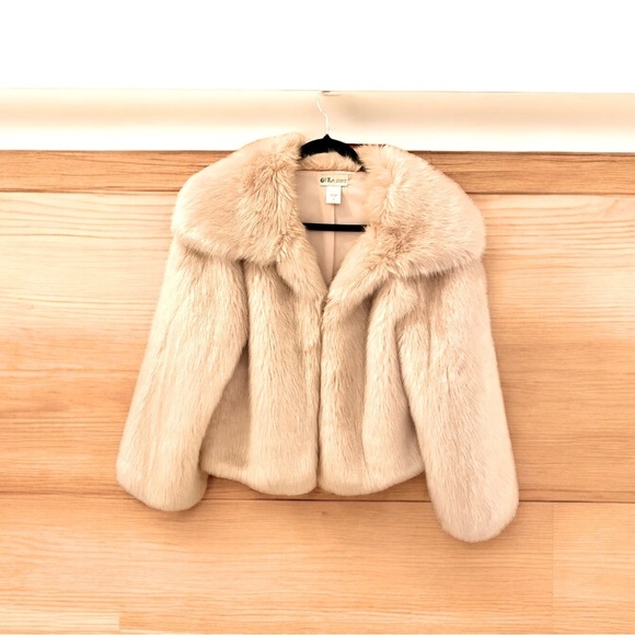 Go Fish Jackets & Blazers - Go Fish Women’s Faux Fur Coat, Size M, Barbie Pink, Luxurious and Soft!